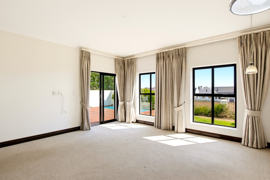 4 Bedroom Property for Sale in Croydon Vineyard Estate Western Cape